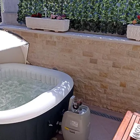 Ivan - With Jacuzzi Apartment Sibenik