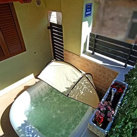 Apartment Ivan - With Jacuzzi
